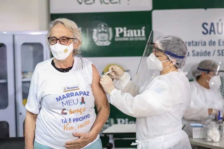 Amariles Borba tomará a segunda dose da vacina nesta sexta (12)
